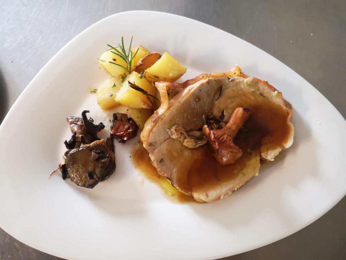 Hotel Restaurant Le Moulin De La Renne Adults Only Proche Zoo De Beauval Thesee Экстерьер фото